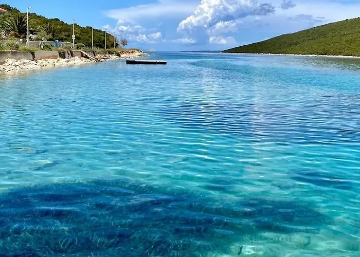 With Parking Space - 25182 شقة *